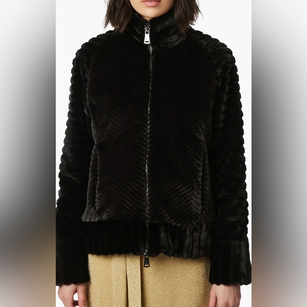 Bernardo
Textured Faux Fur Jacket